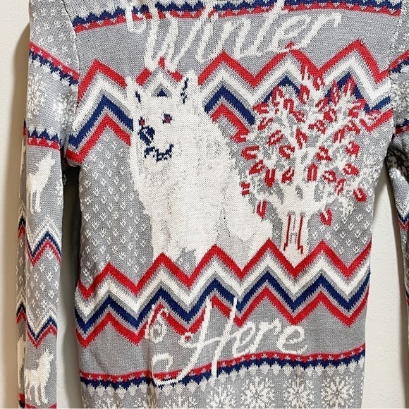 GAME OF THRONES Women’s WINTER IS HERE STARK DIRE WOLF Intarsia Knit Sweater M - Picture 2 of 10